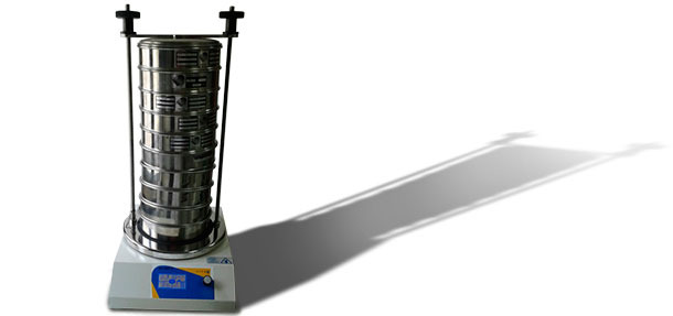 Columna de tamices sobre máquina vibratoria