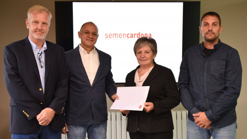 Firma del acuerdo entre Semen Cardona y PIC