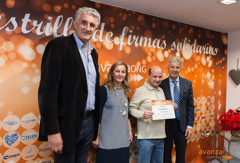 Trouw Nutrition recibe el certificado de empresa solidaria de Avanza ONG
