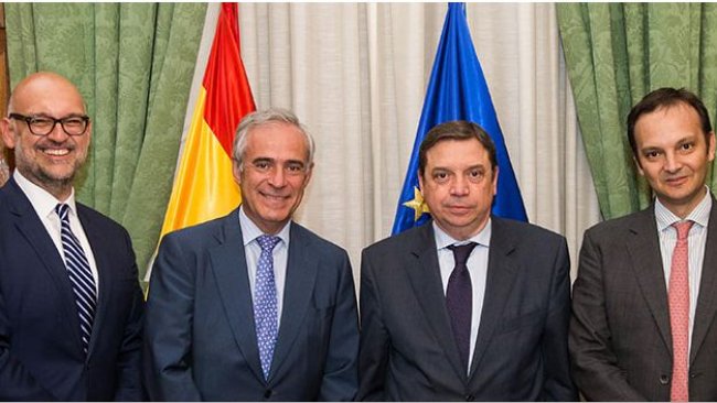 Veterindustria se reúne con Luis Planas