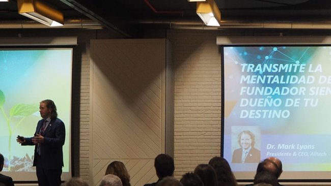 Dr. Mark Lyons, presidente y CEO de Alltech, en The Alltech ONE Ideas Forum Madrid.