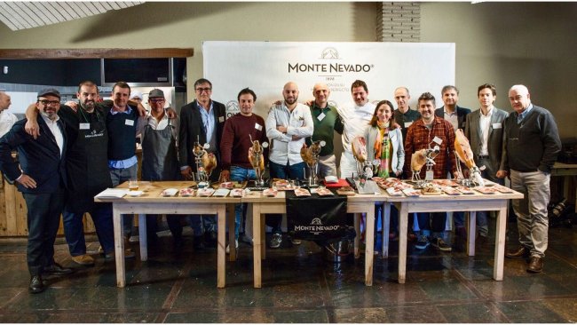 De izquierda a derecha: Jesús Sanchez, David de Jorge, Álvaro Martínez, José Miguel Larrañaga, José María de la Fuente, David García, Rubén Arnanz, Juan Vicente Olmos, David Avellano, Elena Arzak, Eneko Arguiñano, Gorka Txapartegi, Miguel Olmos, Alejandro Olmos, Joaquín Solbes.