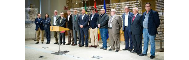 El Gobierno de Extremadura y agentes del sector del ibérico se unen para pedir la modificación de la norma de calidad
