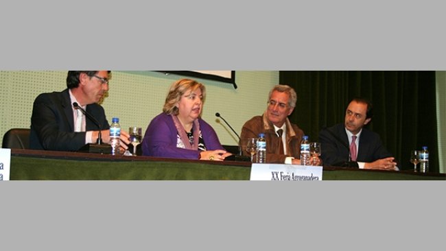 Aguilera defiende simplificar norma de ibérico y que sólo se refiera a ganadería extensiva