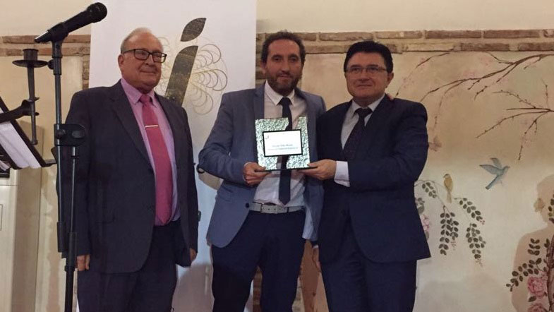 Paulino Tello Maeso, Presidente del Grupo Tello Alimentaci&oacute;n, recibiendo el Premio a la Trayectoria Empresarial.
