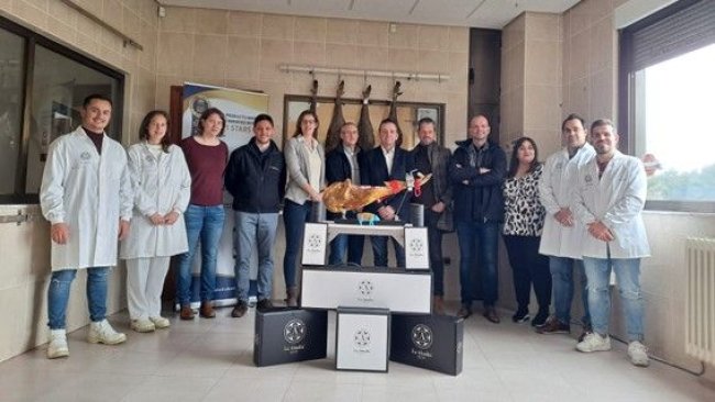 De izquierda a derecha, Stefanie Nuphaus, Javier Corchero, Caroline Mirchell, Dustin Boler, Gran walling, Roy Strikkeling, Jascha Leenhouwers, Lorena de la Hera, Jose Luis Blázquez, Cristina Sánchez, Antonio Fernandez y Carlos García.