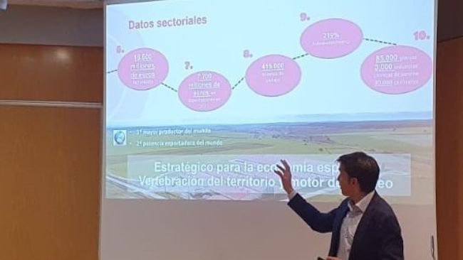 Daniel de Miguel, director de Internacional de la Interprofesional del Porcino de Capa Blanca, en la primera edición del Swine Management and Economic Program.