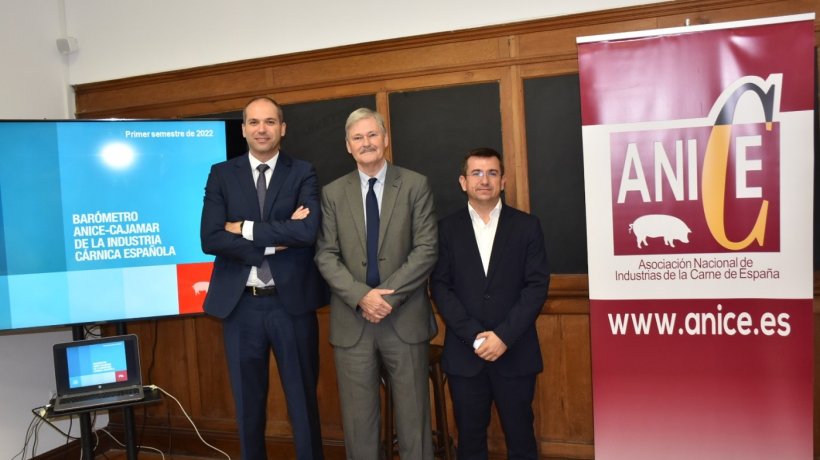 Sergio Pérez, Miguel Huerta y Tomás Agüera en la presentación del octavo Barómetro de la Industria Cárnica Española