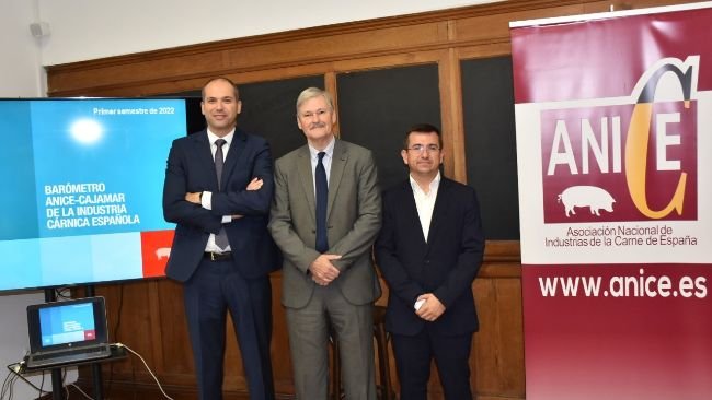 Sergio Pérez, Miguel Huerta y Tomás Agüera en la presentación del octavo Barómetro de la Industria Cárnica Española