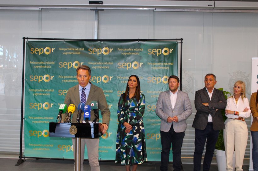 El alcalde, Fulgencio Gil Jódar, durante la presentación de Sepor, este miércoles. AYUNTAMIENTO DE LORCA