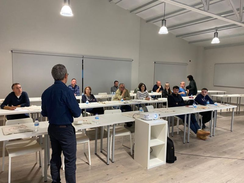 Carlos Casanovas se dirige a los asistentes a la jornada de Humeco.