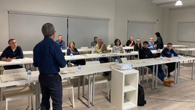 Carlos Casanovas se dirige a los asistentes a la jornada de Humeco.