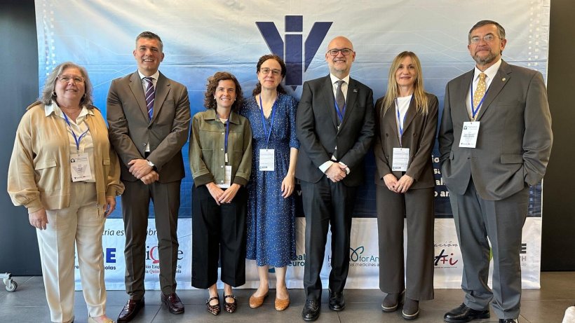 De izquierda a derecha: Pilar Abril, Pablo Herv&aacute;s, Pilar Fern&aacute;ndez del Pozo, Mercedes Ure&ntilde;a, Santiago de Andr&eacute;s, Joaquina Pe&ntilde;a y Luis Ignacio P&eacute;rez-Ordoyo.
