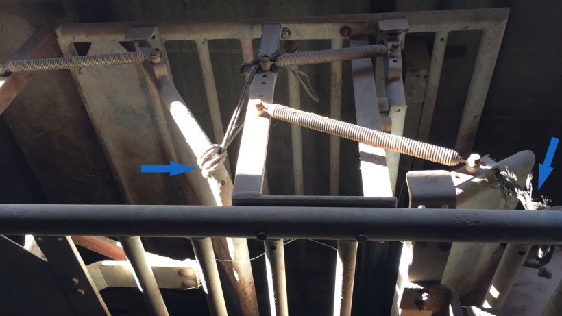 Photo 3. Au d&eacute;but de l'entra&icirc;nement, les portes pleines sont laiss&eacute;es l&eacute;g&egrave;rement entrouvertes.
