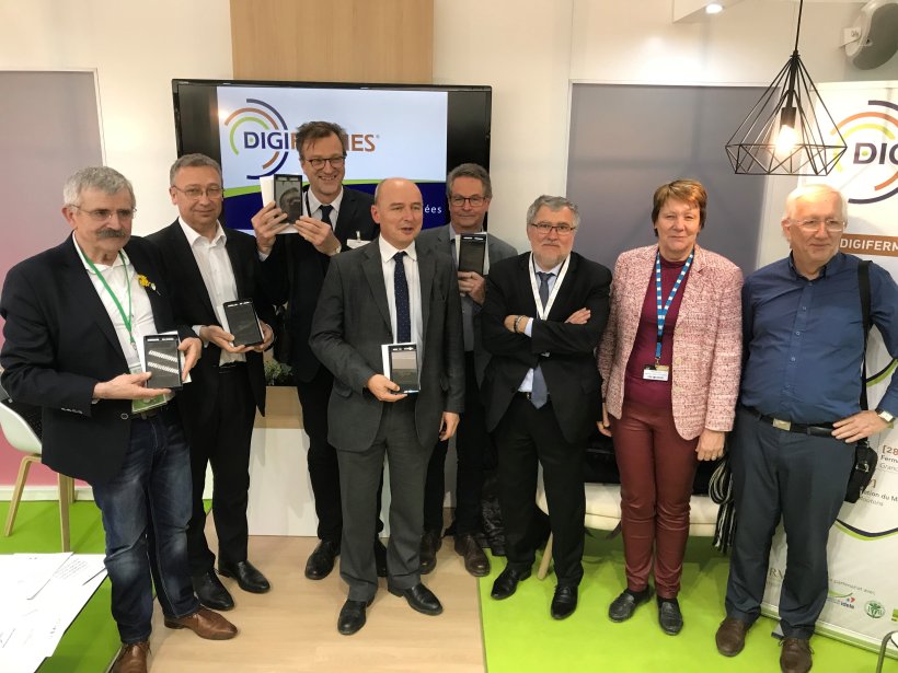 Remise de 5 Labels Digifermes au SIA 2018 : à la station IFIP de Romillé (35)
représentée par Bernard Fostier, Directeur Général de l’IFIP (3ème à partir de la gauche).
