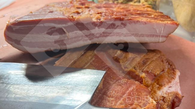 Figure 2 : Bacon pr&eacute;par&eacute; par l'auteur, Dennis DiPietre.
