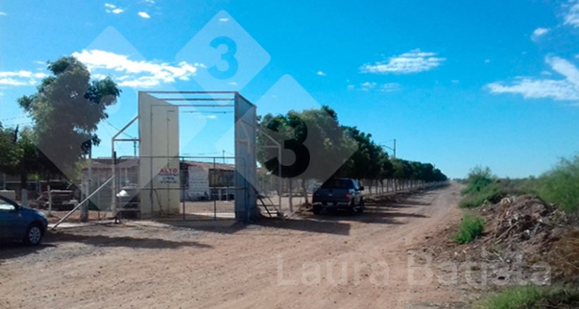 Foto 3. &Aacute;rea de desinfec&ccedil;&atilde;o do caminh&atilde;o.
