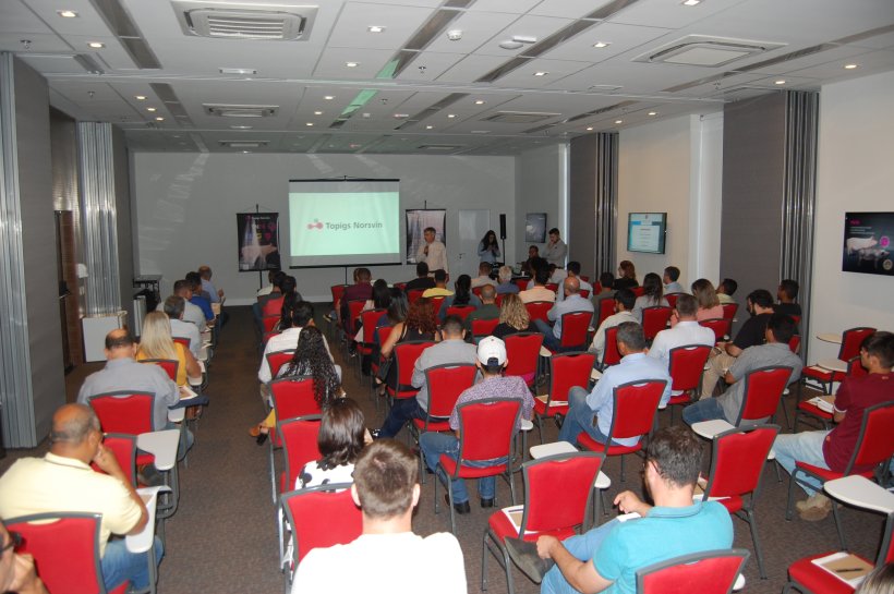 Figura 2: S&eacute;rie de eventos reuniu na &uacute;ltima semana funcion&aacute;rios de granjas parceiras da empresa para aprimoramento t&eacute;cnico.