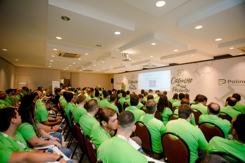 Foto 1: Equipe da Polinutri reunida durante a&nbsp;Conven&ccedil;&atilde;o 2023 da companhia.
