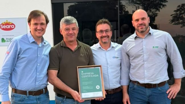 Da esquerda para a direita: Cícero Tecchio (Seara), Denis Farenzena (integrado), Vamiré Sens (Seara) e José Rodolfo Ciocca (Produtor do Bem).
