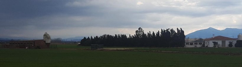Photo 2. The role of the quarantine building is to protect the health of the farm. It must allow to "isolate" the new incoming animals until their health status has been checked. It must be as far as possible from the other farm buildings and it must be managed independently.