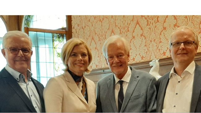 Friedrich-Otto Ripke (NGW), Minister Julia Klöckne