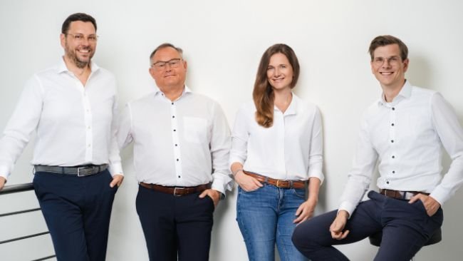 Neuer Vorstand ab 2026 (v.l.n.r.): Wolfram Veitl (CCO), Thomas Schutze (COO), Katharina Rohrmüller (CEO), Dr. Kilian Simmet (CTO)