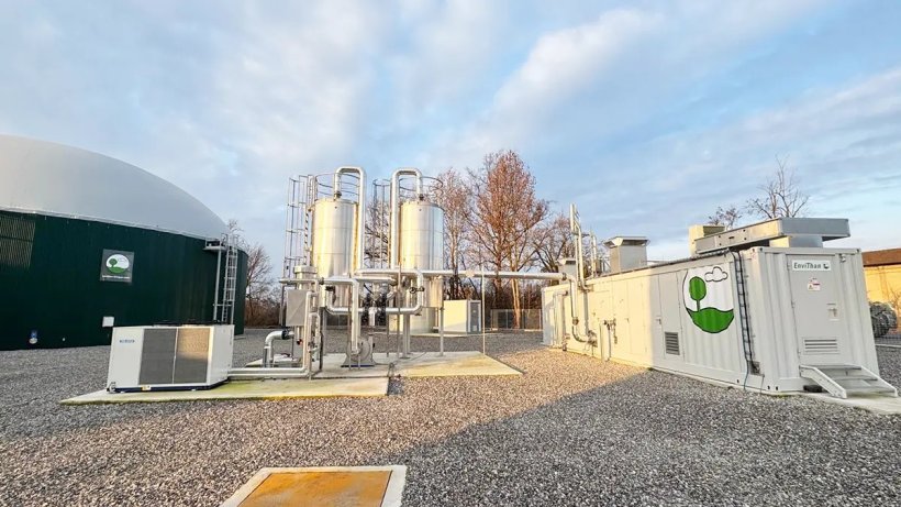 Die neu in Betrieb genommene Biogas- und Gasaufbereitungsanlage der Azienda Avogadri speist Biomethan in das öffentliche Gasnetz ein. (Foto: EnviTec Biogas AG)