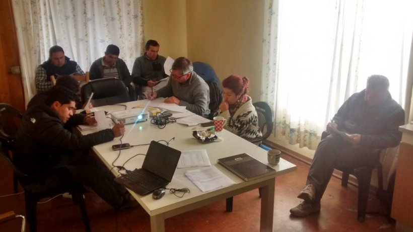 Realizaci&oacute;n de cursos espec&iacute;ficos para equipos de  1