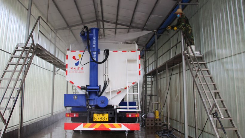 Foto 2: Centro di lavaggio situato all'entrata
