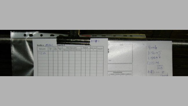 Maternidad: anotaciones sobre la ficha envuelta en una bolsa de plástico