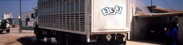 Desinfecci&oacute;n de un cami&oacute;n