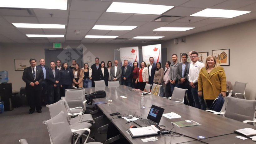 Asistentes al conversatorio&nbsp;&ldquo;Retos de la industria porcina: Una mirada desde Canad&aacute;&rdquo;&nbsp;
