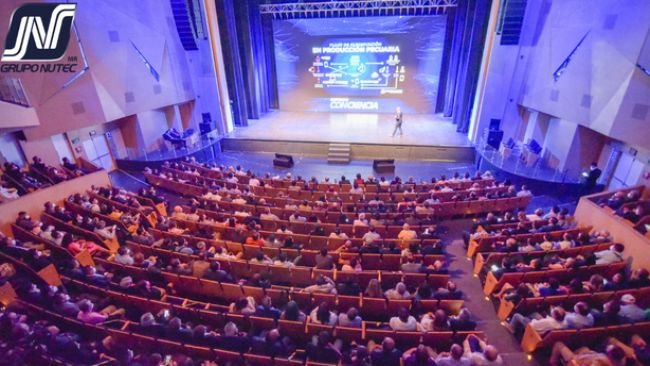 “Nutrimos CONCIENCIA” se centró en la integración de la gente y de sus talentos dentro de una inspiradora cultura empresarial, así como la inclusión de la tecnología y de la inteligencia artificial para alcanzar un futuro exitoso en las empresas.