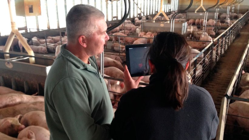 Farmers learn about hosting AgChat sessions in their operations. Photo courtesy of Iowa Ag Literacy Foundation.