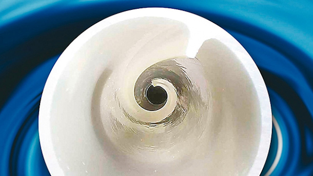 To ensure that the consistency of the mixed substrate mix remains constant even in complex pipe systems, the MixPipe spiral profile patented by WEDA is used on the inner wall of the feed pipes. The feed mixture is pumped through the pipe in a rotary motion and reaches the metering station.
