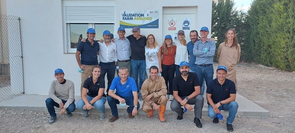 En septiembre de 2021 se celebró una ceremonia oficial de inauguración de la granja de validación. Colegas de las distintas empresas que colaboraron en la granja, la visitaron, debatieron los resultados del estudio piloto y brindaron formalmente por esta nueva colaboración.