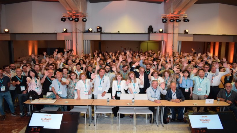 300 industry specialists from 37 countries