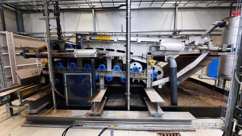 The digestate is dewatered in a belt press. The solids with a dry matter&nbsp;content of around 30 percent are used or sold by users as fertilizer,&nbsp;compost, animal bedding or as a biogas substrate.
