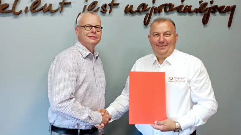 Links: Dr. Thomas M&uuml;ller, PIC -rechts: Sylwester Woźniecki, HAGRIC.
