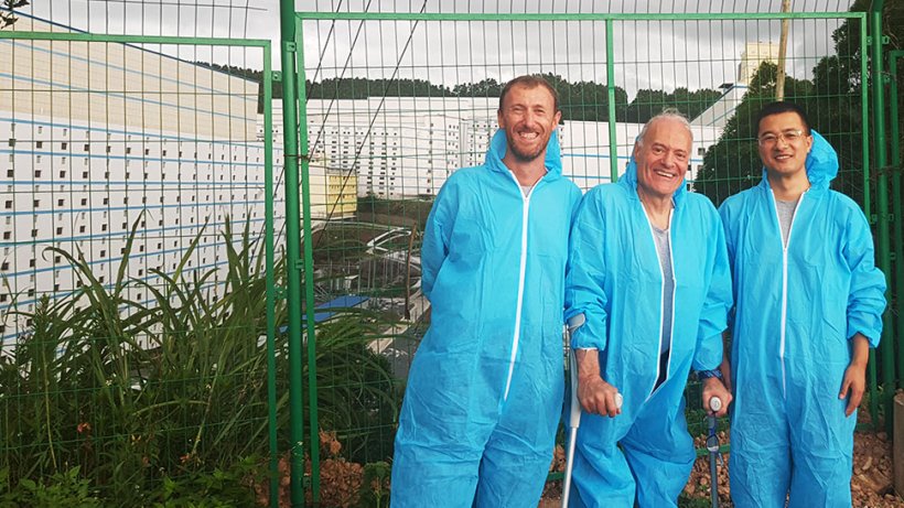 Visitando la granja de múltiples pisos de la empresa