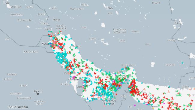 Tr&aacute;fico mar&iacute;timo en el estrecho de Ormuz. Fuente: marinetraffic.com