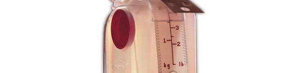 Dosificador de ra&ccedil;&atilde;o com escala de regula&ccedil;&atilde;o em kg e lb.