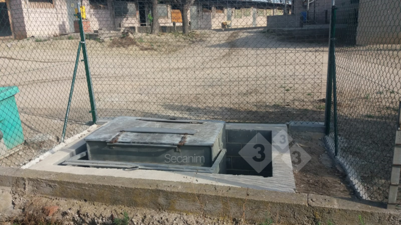 Фото 3. Физическое ограждение, создающее четкое разделение между чистой и грязной зоной в месте забора туш. Фото предоставлено Secanim (Испания).
