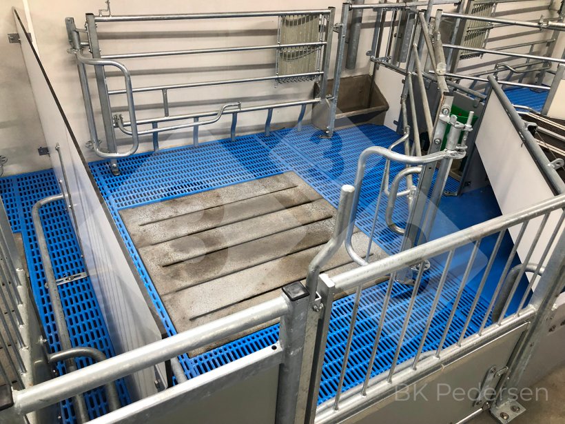 H&igrave;nh 5. Một &ocirc; chuồng h&igrave;nh vuồng của Đan Mạch được lắp đặt v&agrave;o th&aacute;ng 11/2022.
