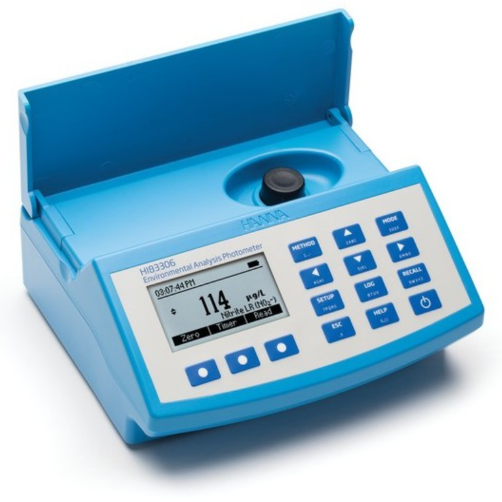 Fotômetro multiparâmetro de bancada e medidor de pH Hanna HI83306-02 para controle ambiental (230
