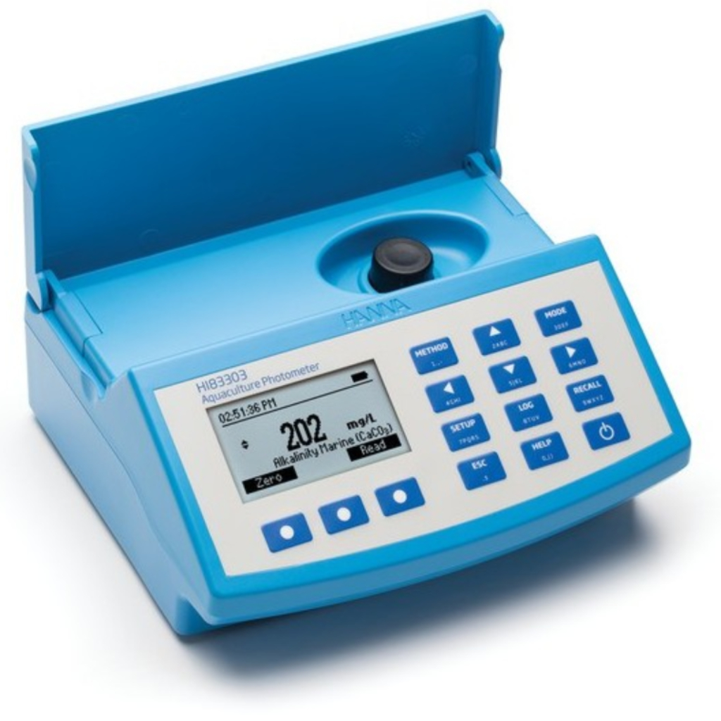 Hanna HI83303-02 Benchtop Multiparameter Photometer and pH Meter for Aquaculture (230V)