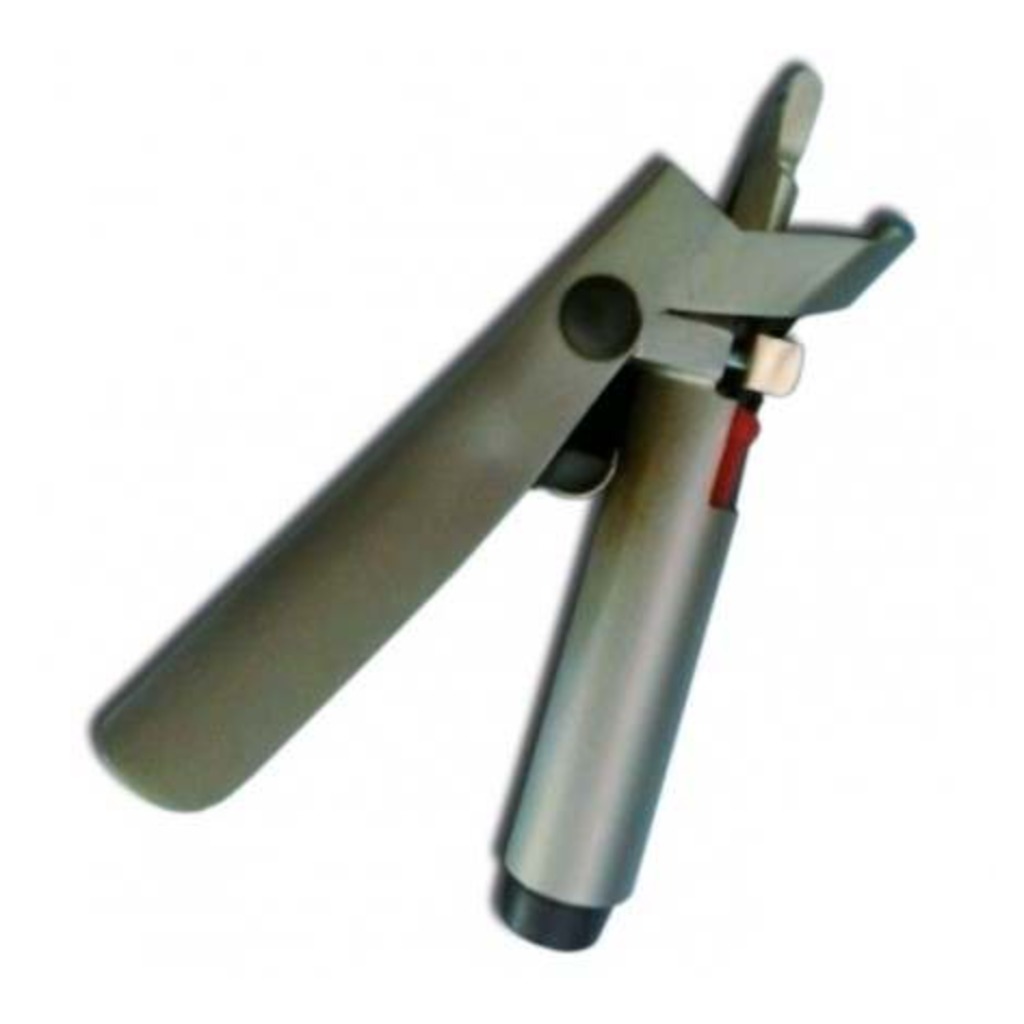 Tondeuse à queue rechargeable à essence.