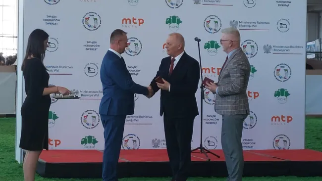 Nagrodzeni hodowcy podczas XXX NWZH w Poznaniu