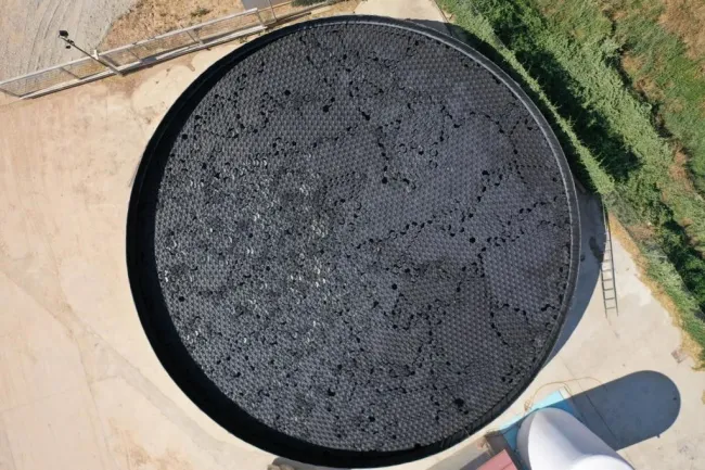 NUEVA INSTALACIÓN DE HEXA-COVER®️ PARA CUBRIR UN DEPÓSITO DE AGUA...